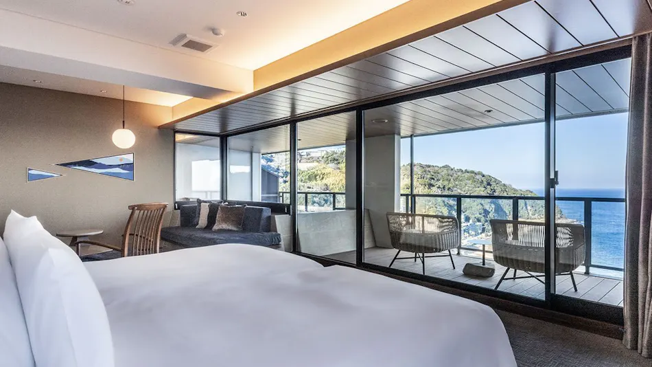 IZU RETREAT by Onko Chishin