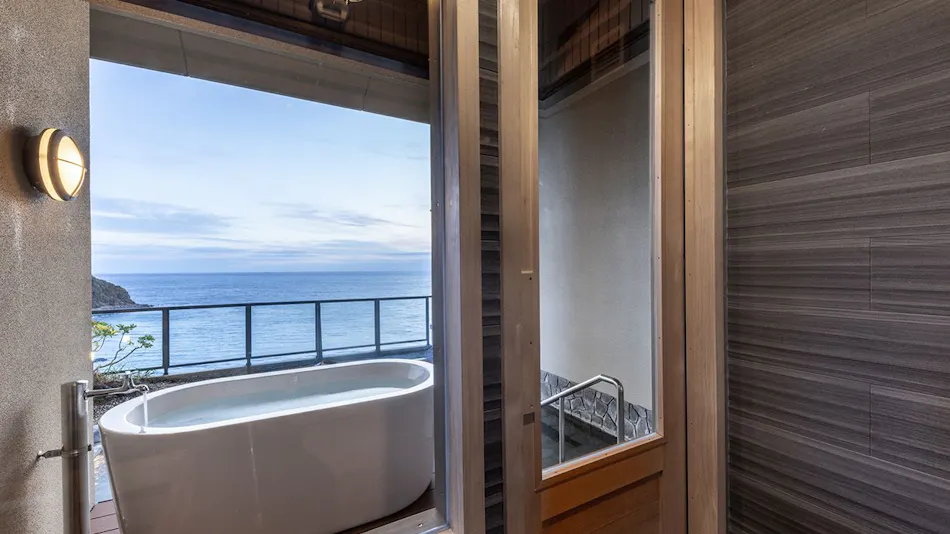 IZU RETREAT by Onko Chishin