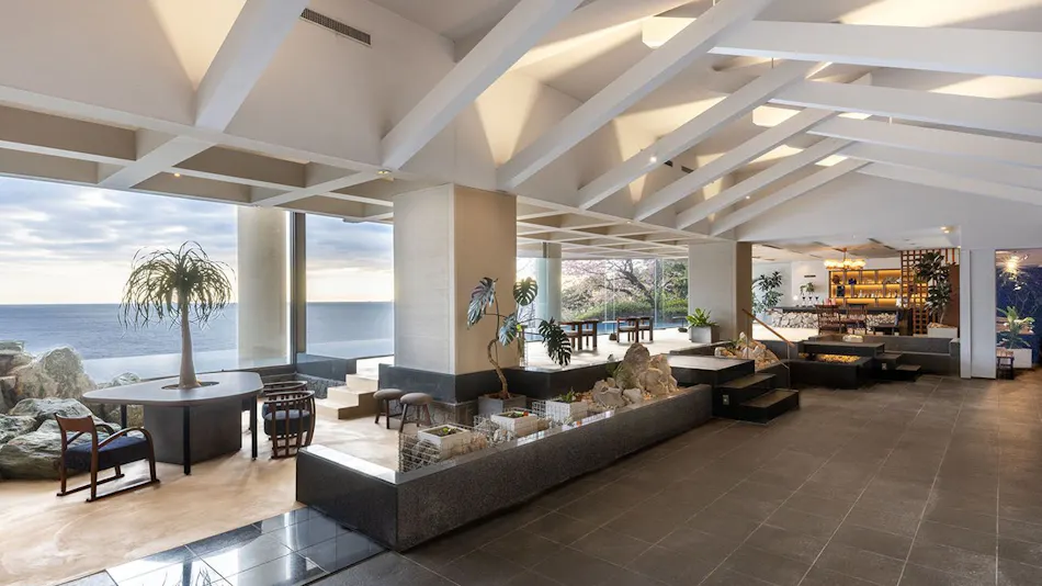 IZU RETREAT by Onko Chishin