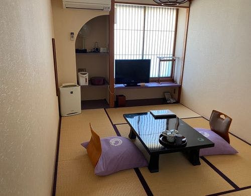 素泊まり専用極狭6畳和室