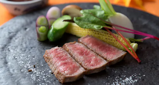 แผนสเต็กเนื้อฮิดะสำหรับเพลิดเพลินที่โทโมริยะ เกฮันโรว์