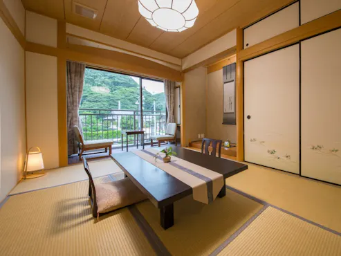 【อาคารหลัก・ห้องสไตล์ญี่ปุ่น】ด้านที่ไม่เห็นทะเล