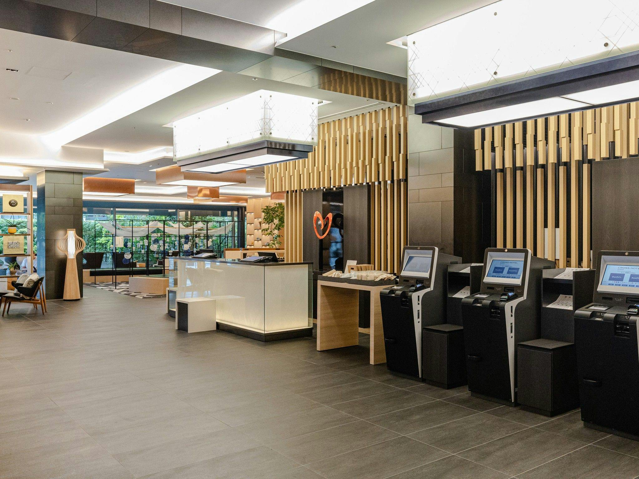 ロビー　フロント