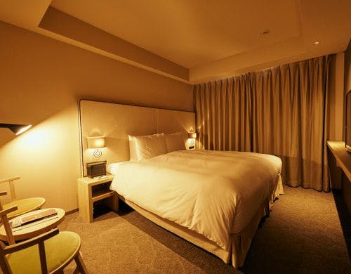 ＜デラックスキング＞26平米/ベッド幅210cm