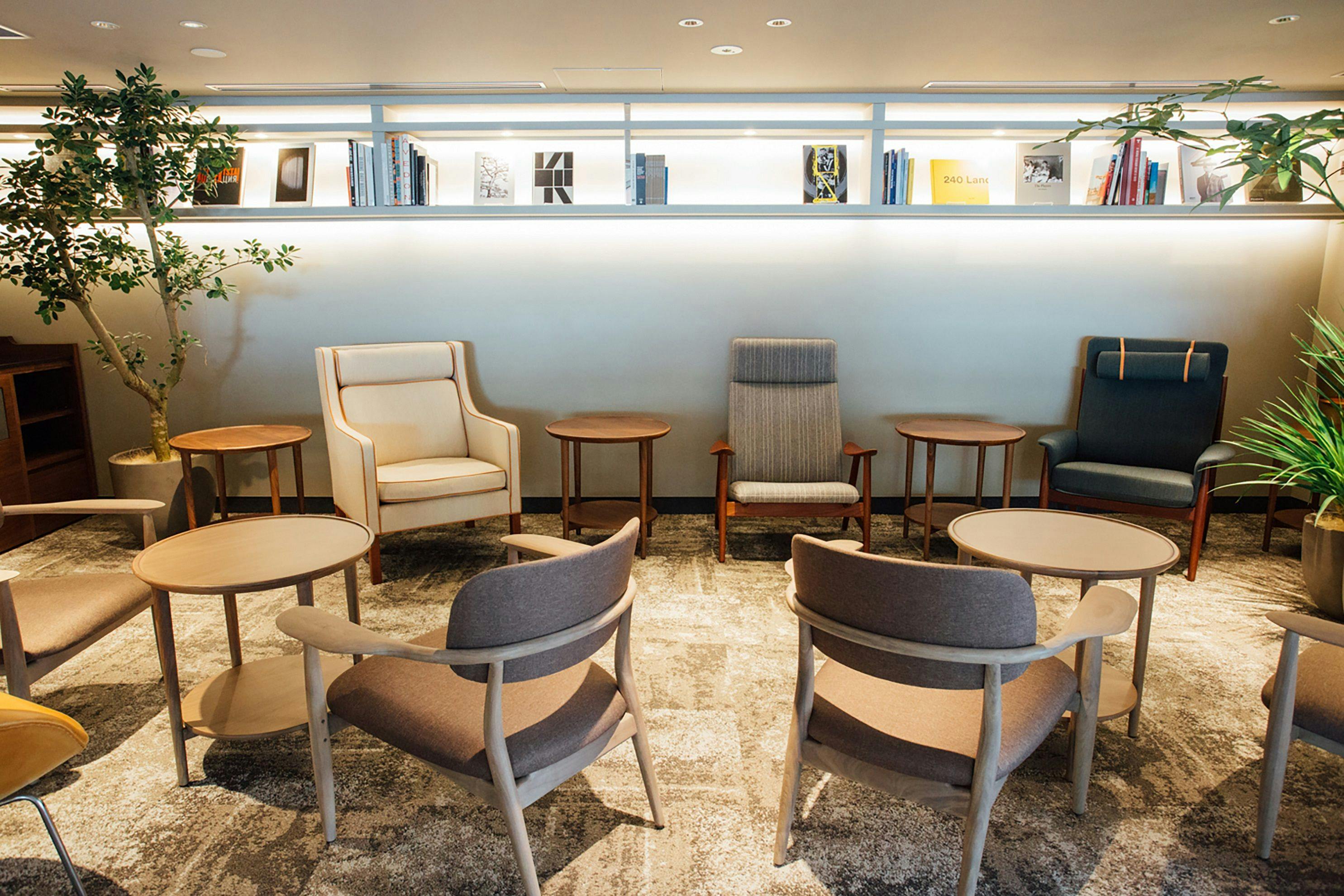 2階・ライブラリーラウンジ