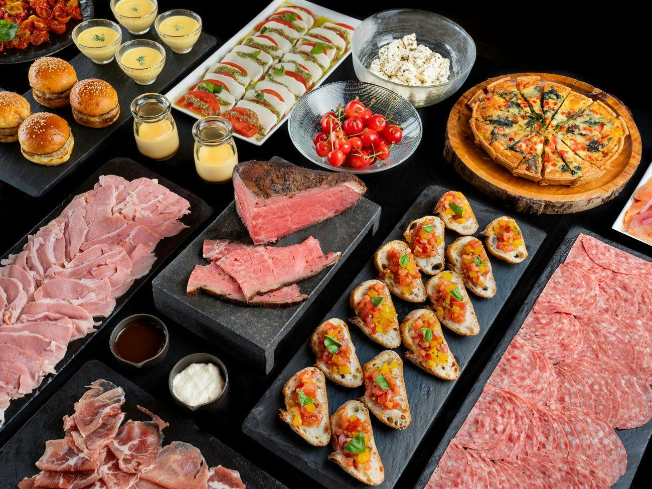 【ランチビュッフェ付きプラン】羊蹄山を望む「雲レストラン」で自家製パン食べ放題＜朝食付＞