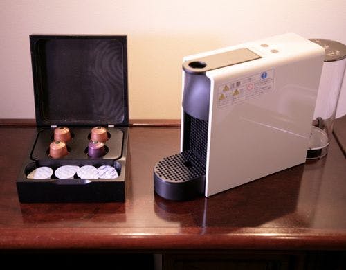 挽きたてコーヒーをお召し上がりください。