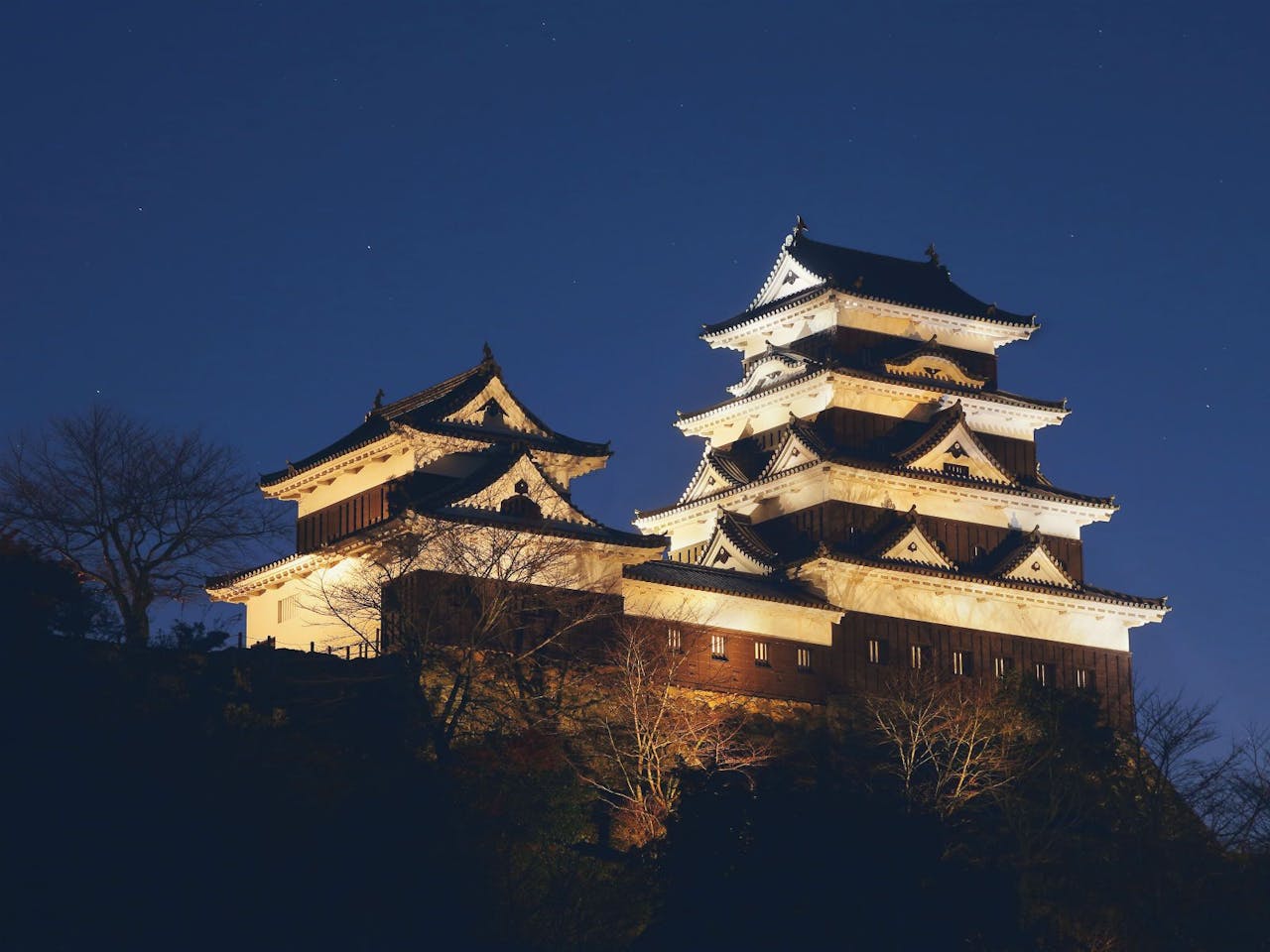 大洲城を望む城下町がホテルに