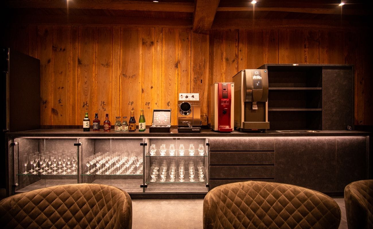 【俱樂部酒廊】