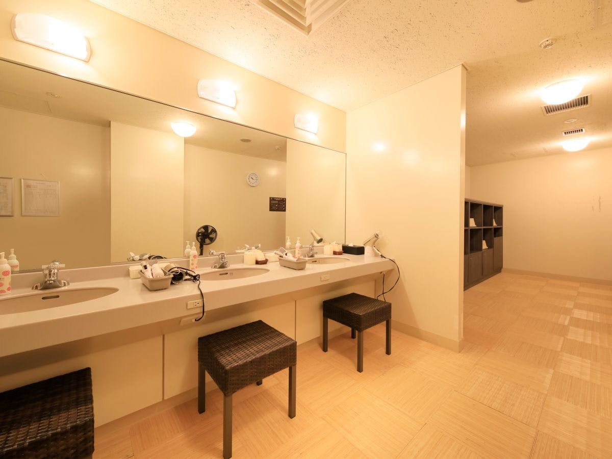 脱衣場（女湯）