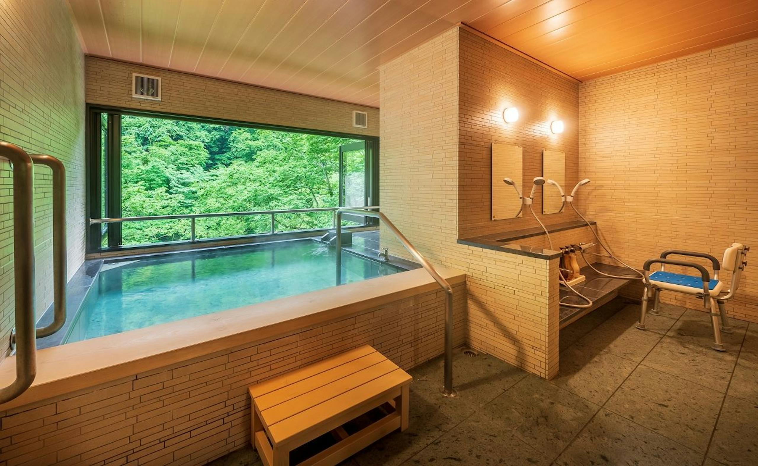 【松川渓谷に佇む宿 信州山田温泉 山田館】【なでしこ】バリアフリー和洋室　源泉かけ流し半露天風呂付（最大６名・和室12畳+洋室）客室半露天風呂