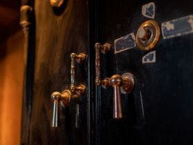 ＮＩＰＰＯＮＩＡ　白鷹　源内邸