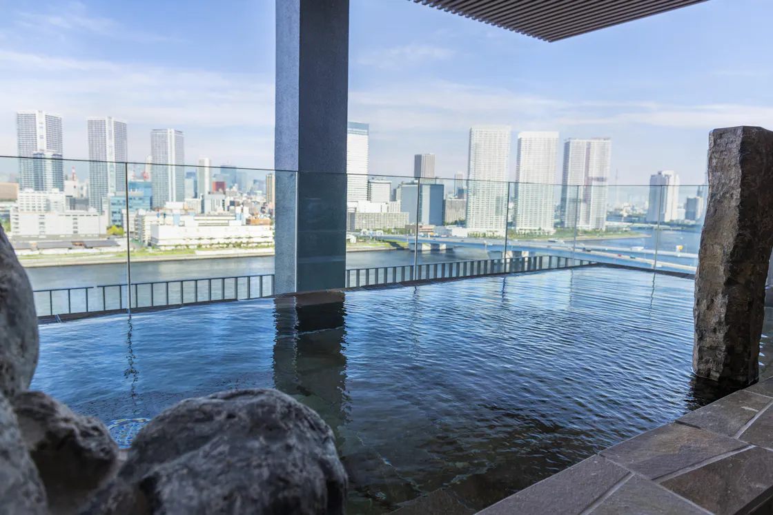 ラビスタ東京ベイ（共立リゾート）・最上階の共用眺望大浴場（客室内のお風呂ではありません）