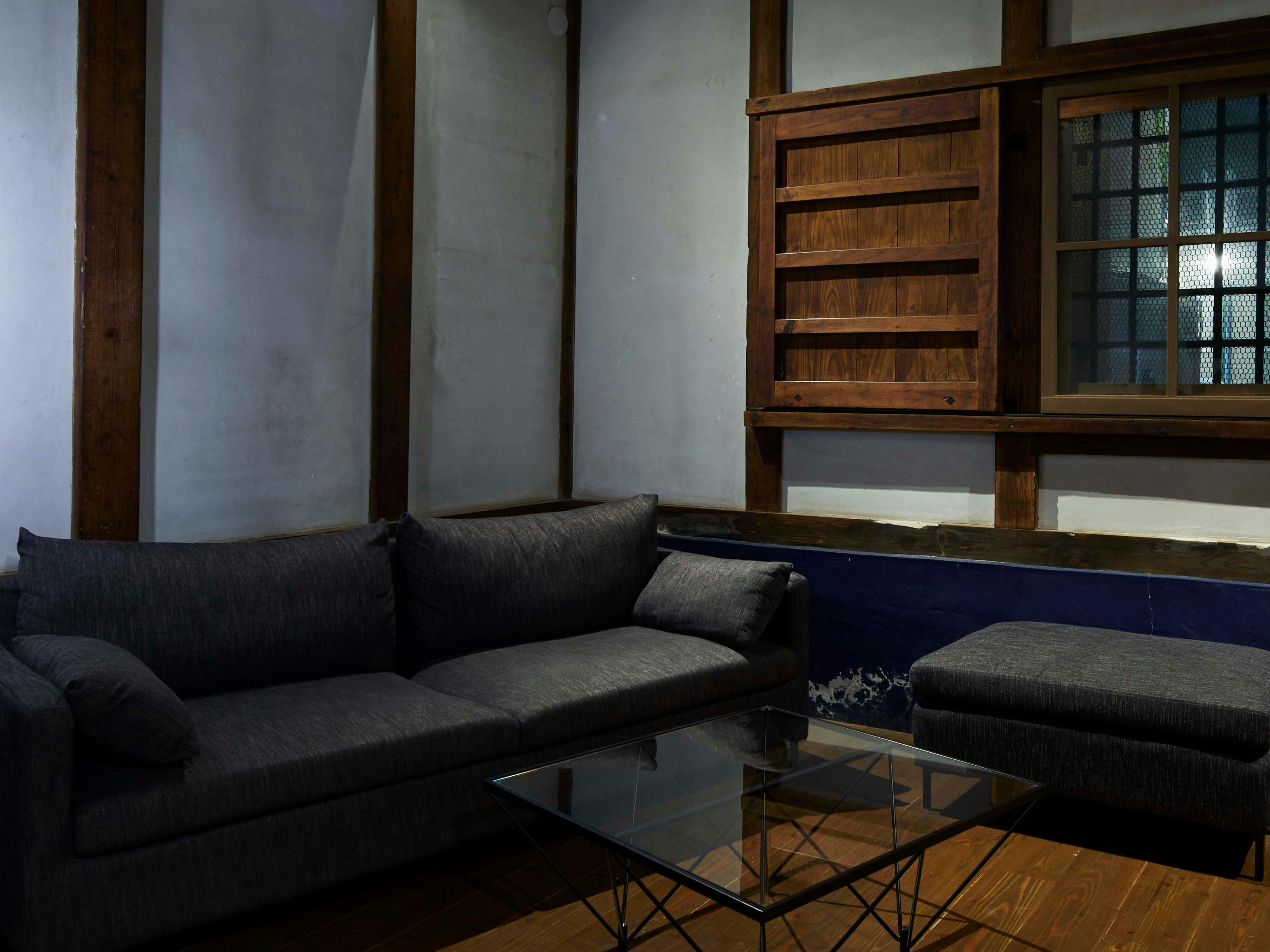 Ruang Tamu Kamar 102