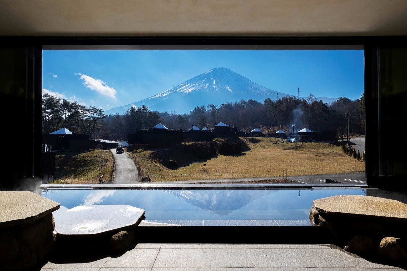 THE SENSE FUJI - ～雪花ゆらぐ至福のステイ～【全棟天然温泉付き