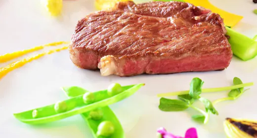 【秋・会津牛】全国屈指の良質肉牛生産地から「ふくしま会津牛」/肉質を味わうステーキ付き<夕朝食付>