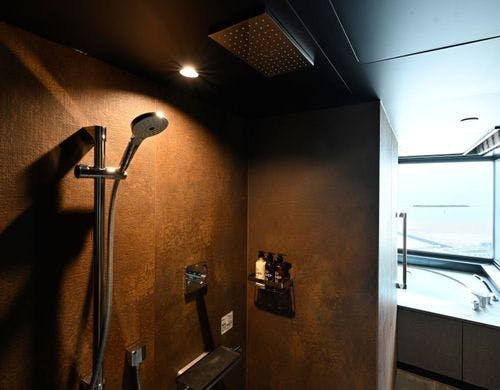 プレミアツインビューバス