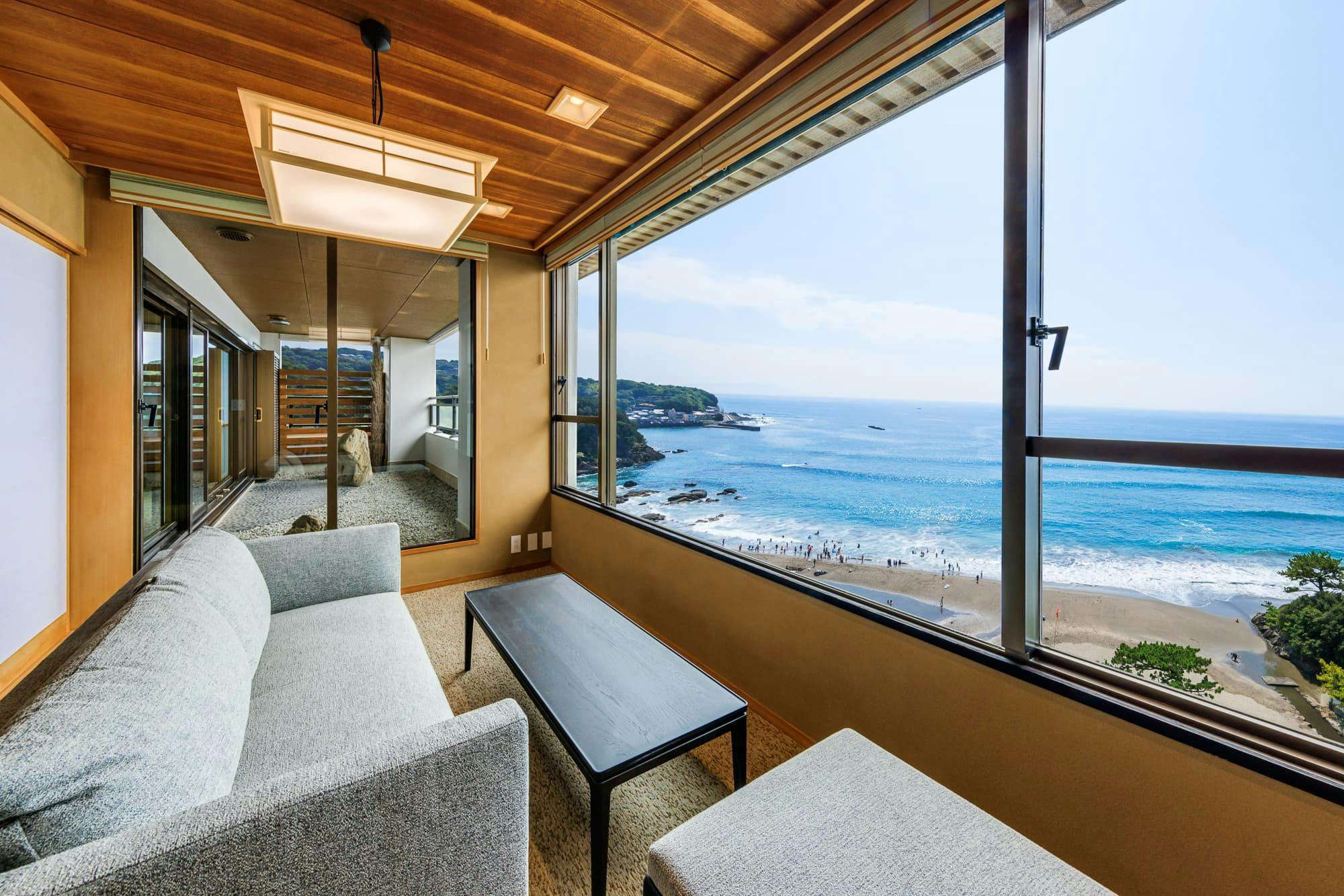 ห้องรับรองมีการออกแบบที่กว้างขวาง