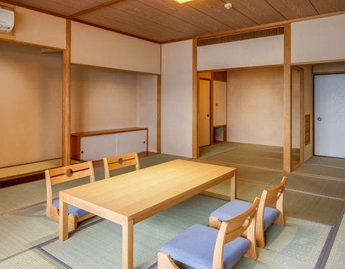 シャワーブースにはレインシャワー