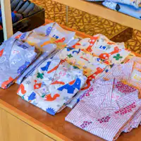 เรามีชุดยูกาตะสำหรับเด็กไว้ให้บริการ