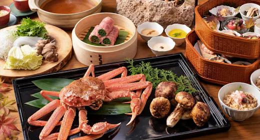 【部屋食|プレミアム】<季節限定>ずわい蟹と松茸の特選鍋-お好みに合わせたオーダーメイドも可能-