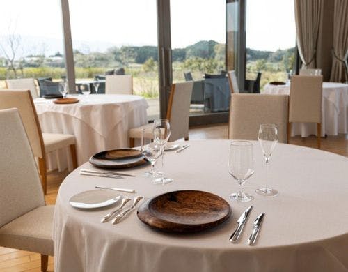 地の食材満載のコースをお愉しみ下さい