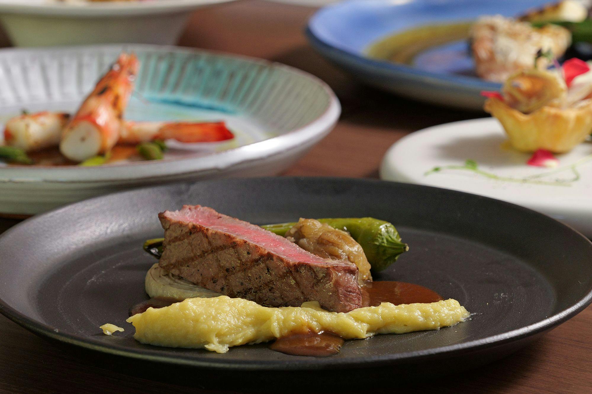 夕食は山口県産の食材を使った創作フレンチ