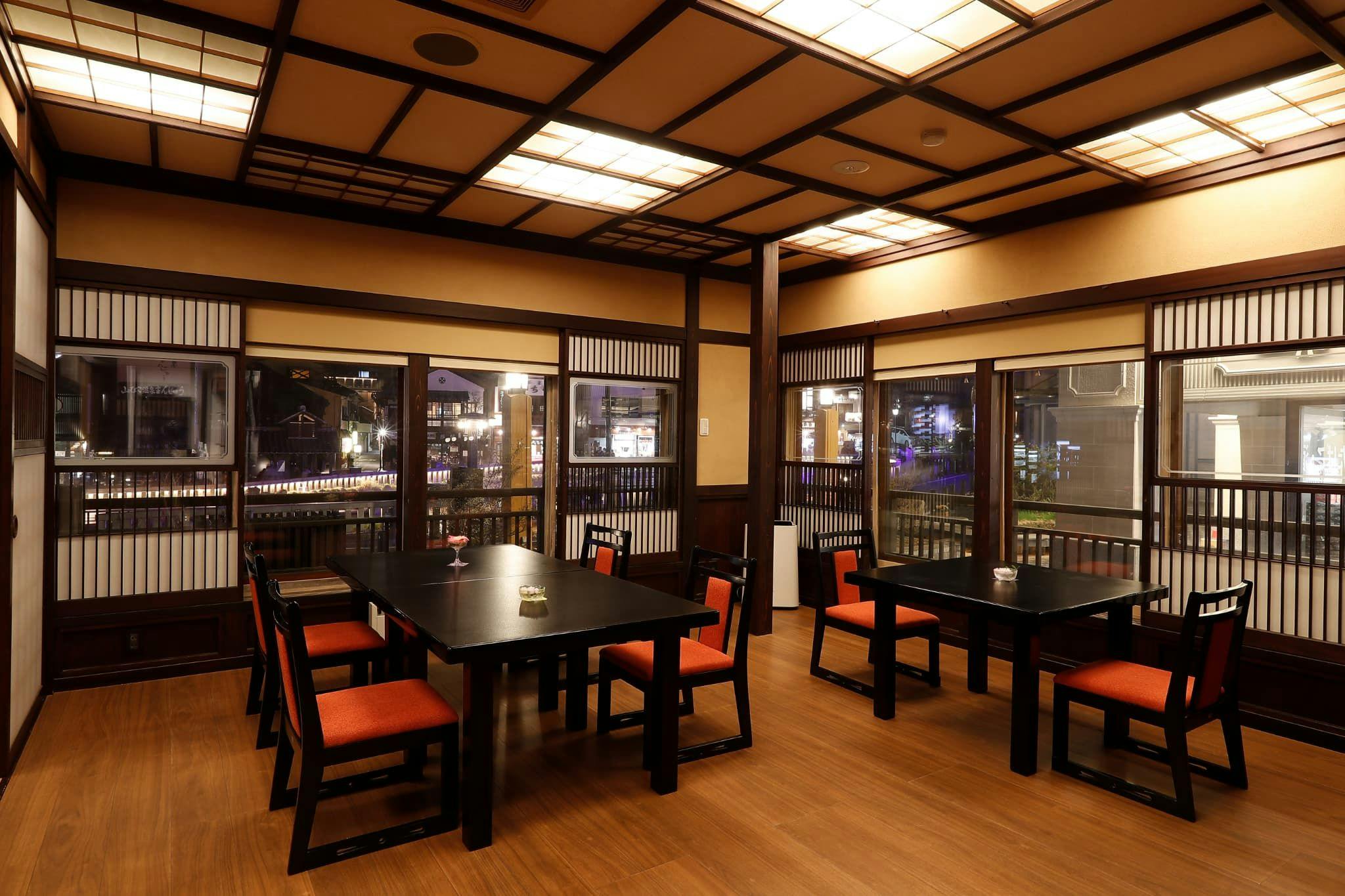 山本館