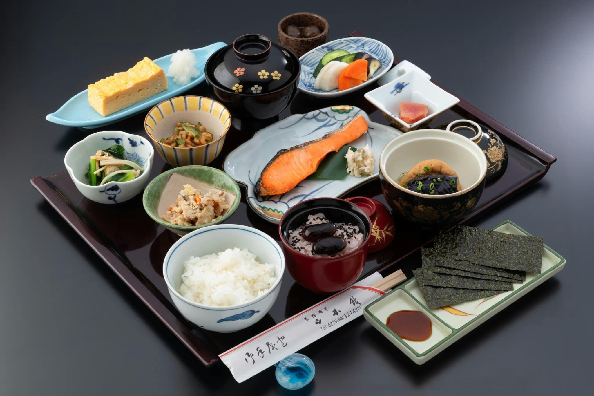 山本館