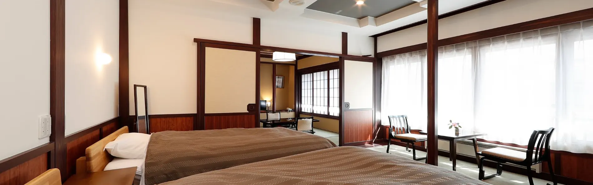 山本館