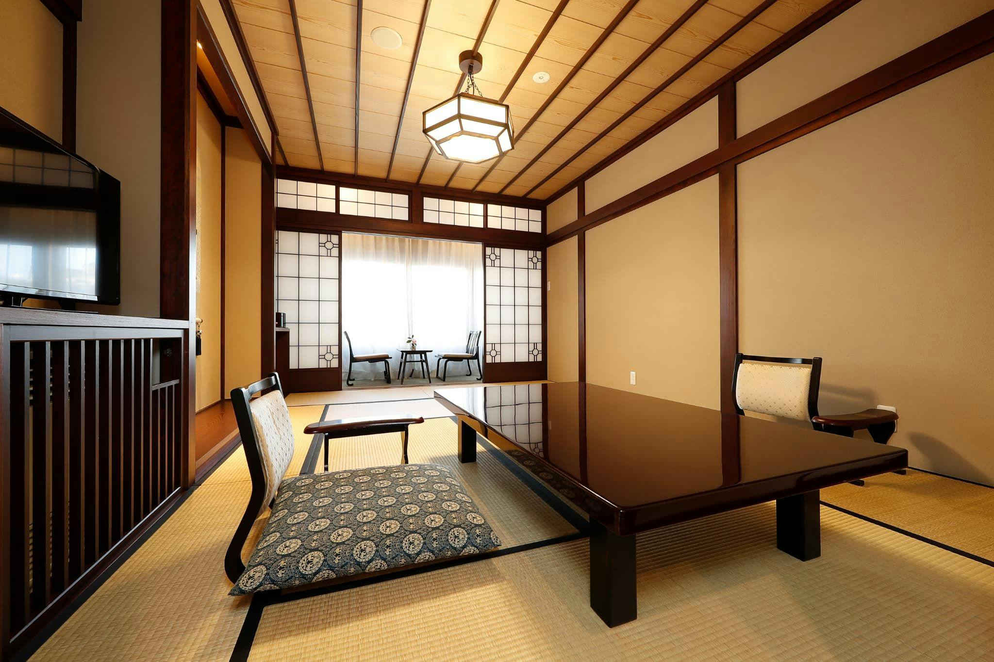 山本館