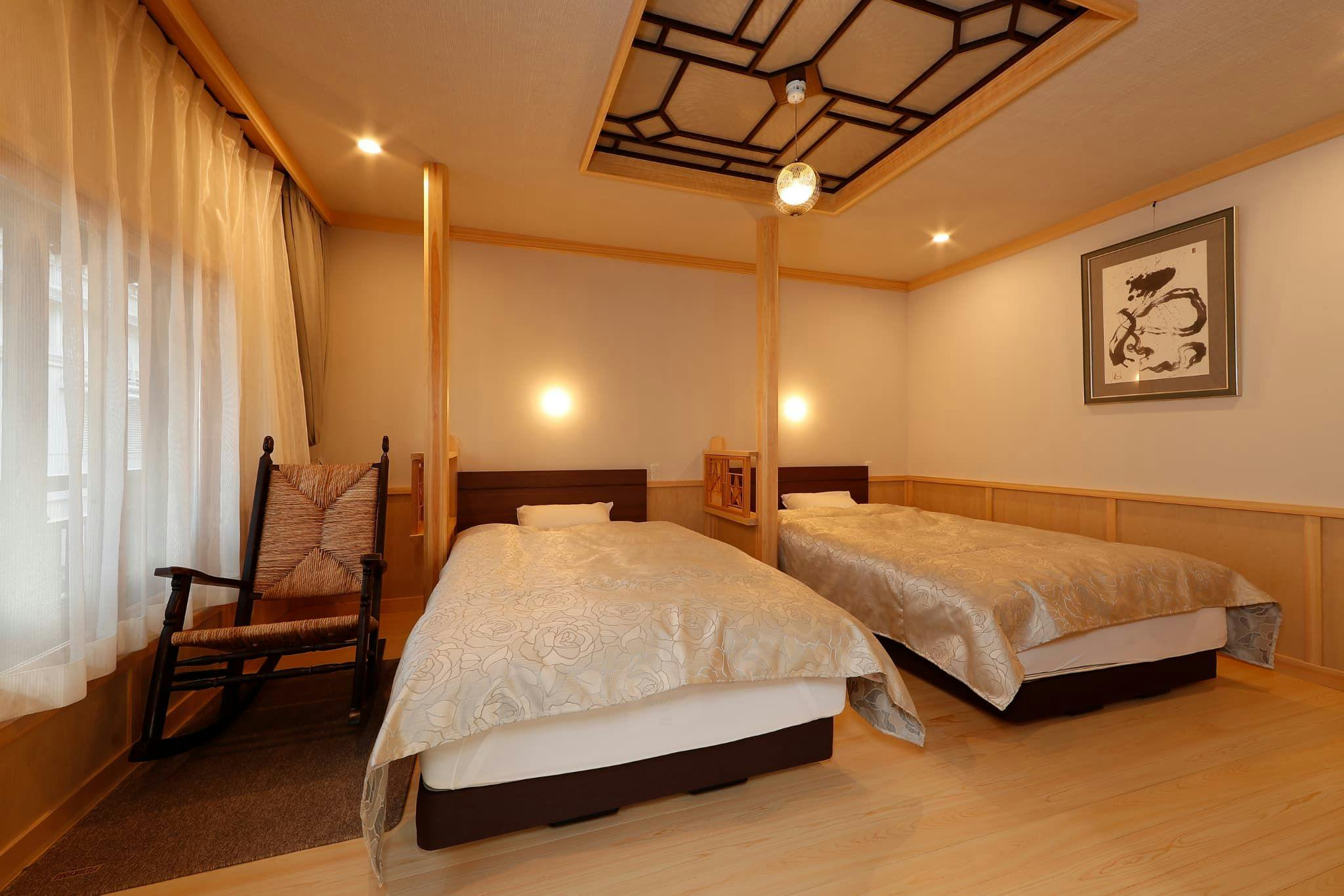 山本館