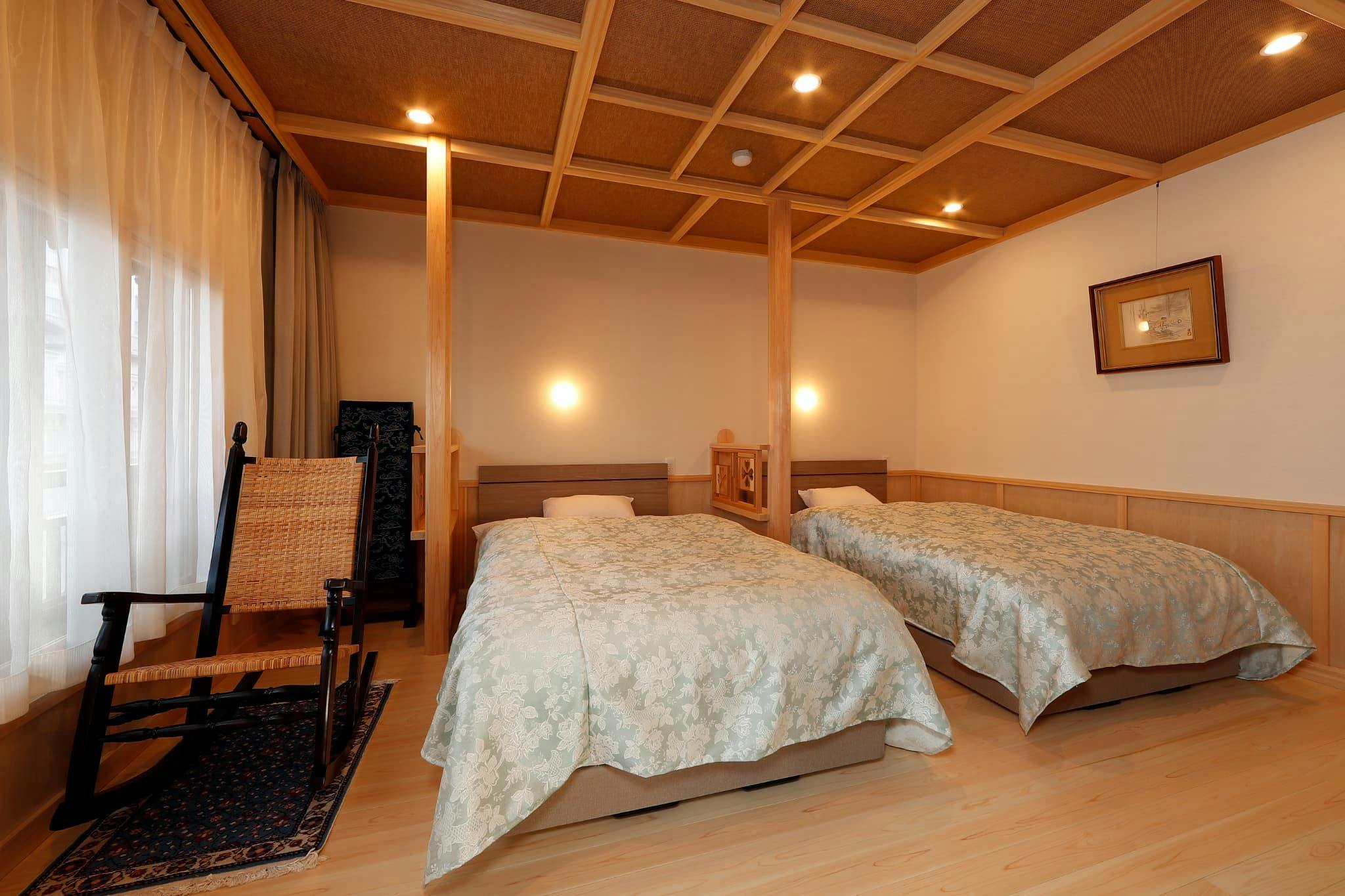 山本館
