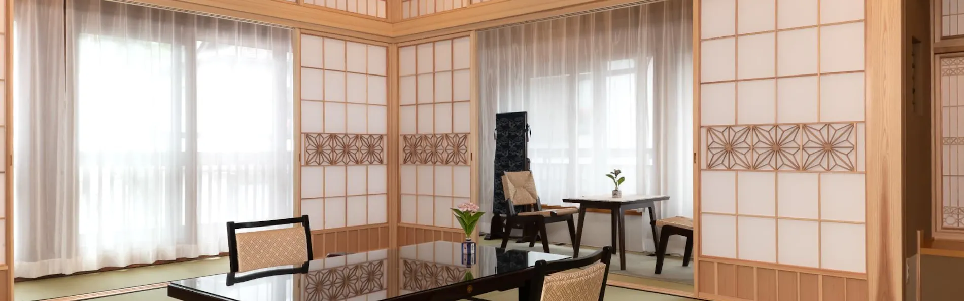 山本館
