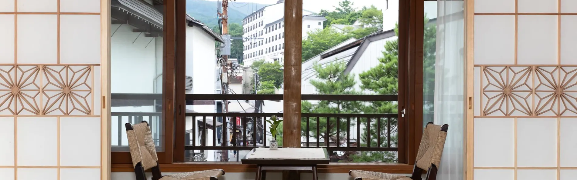 山本館