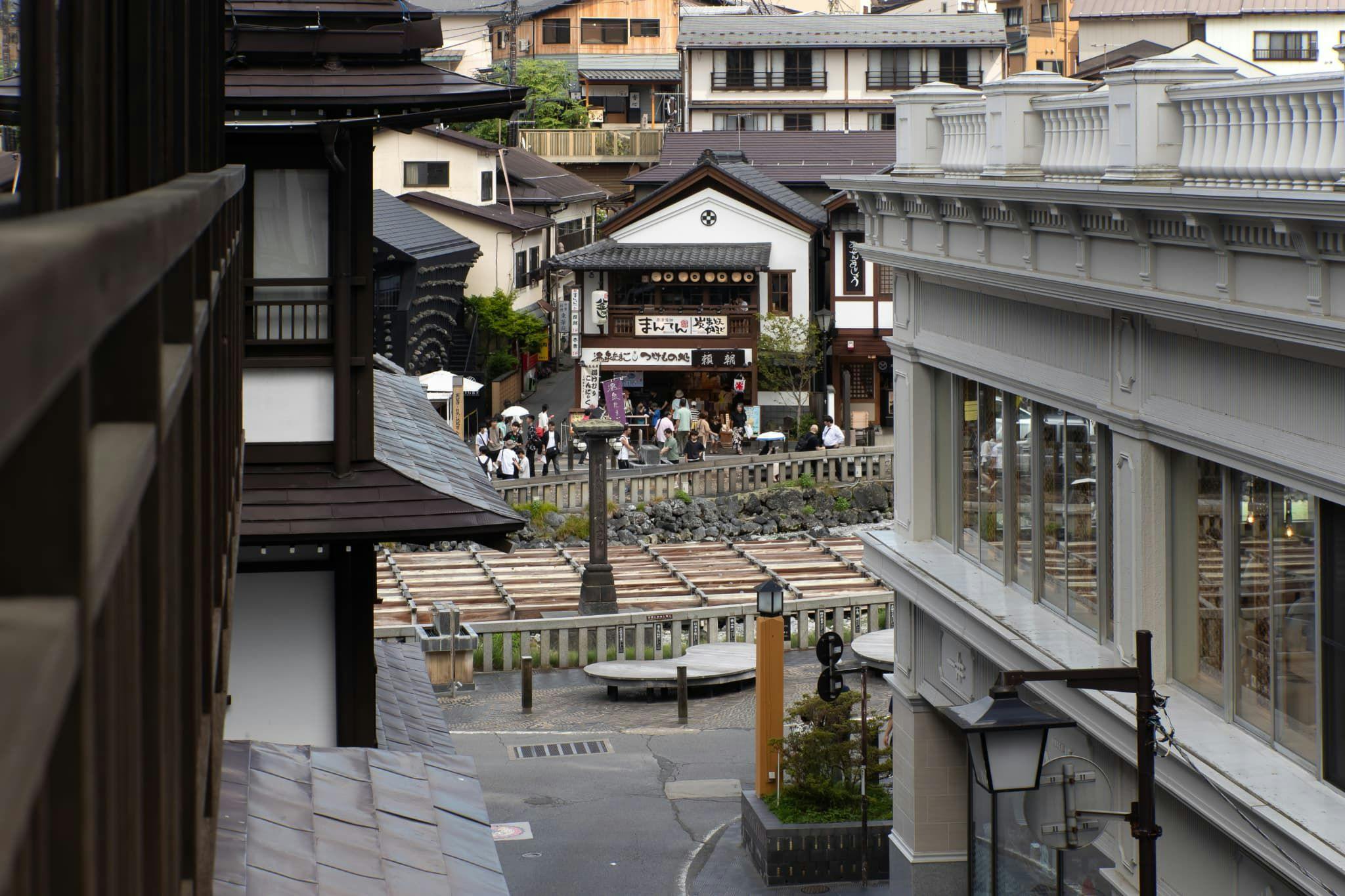 山本館