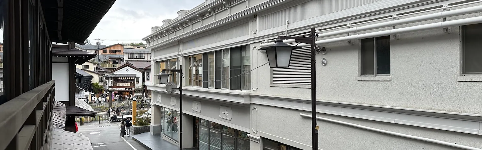 山本館
