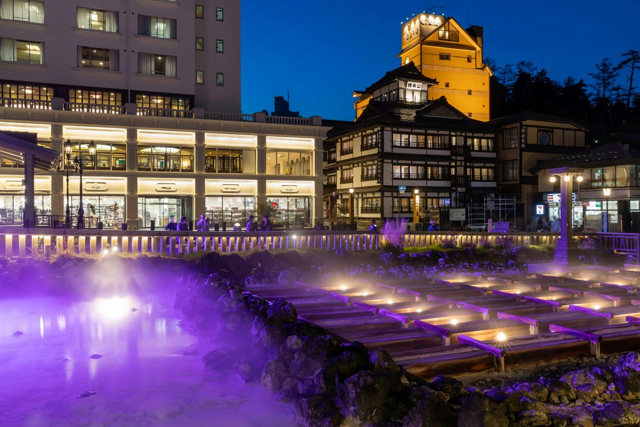 山本館