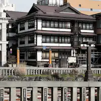山本館建築全景