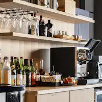 ラウンジでのフリードリンク