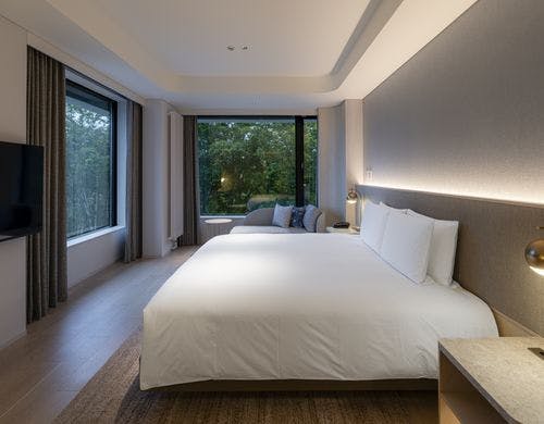 Corner Suite, Forest View, King