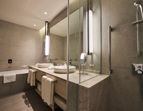 Corner Suite, Weiss Mt View バスルーム