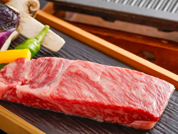 【ビュッフェ×選べる特別料理】ビュッフェプランに3種の高級食材から一品をチョイス!