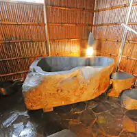 蔵王石の露天風呂