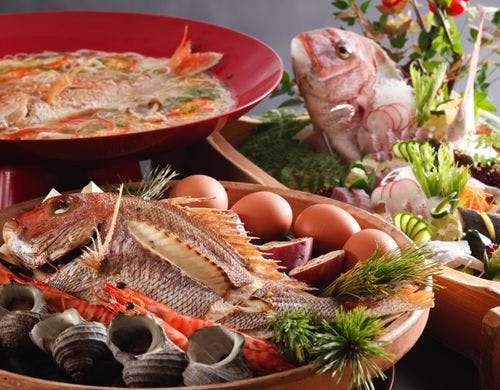 鯛(姿造り)！鯛(宝楽焼)！鯛(鯛麺)！