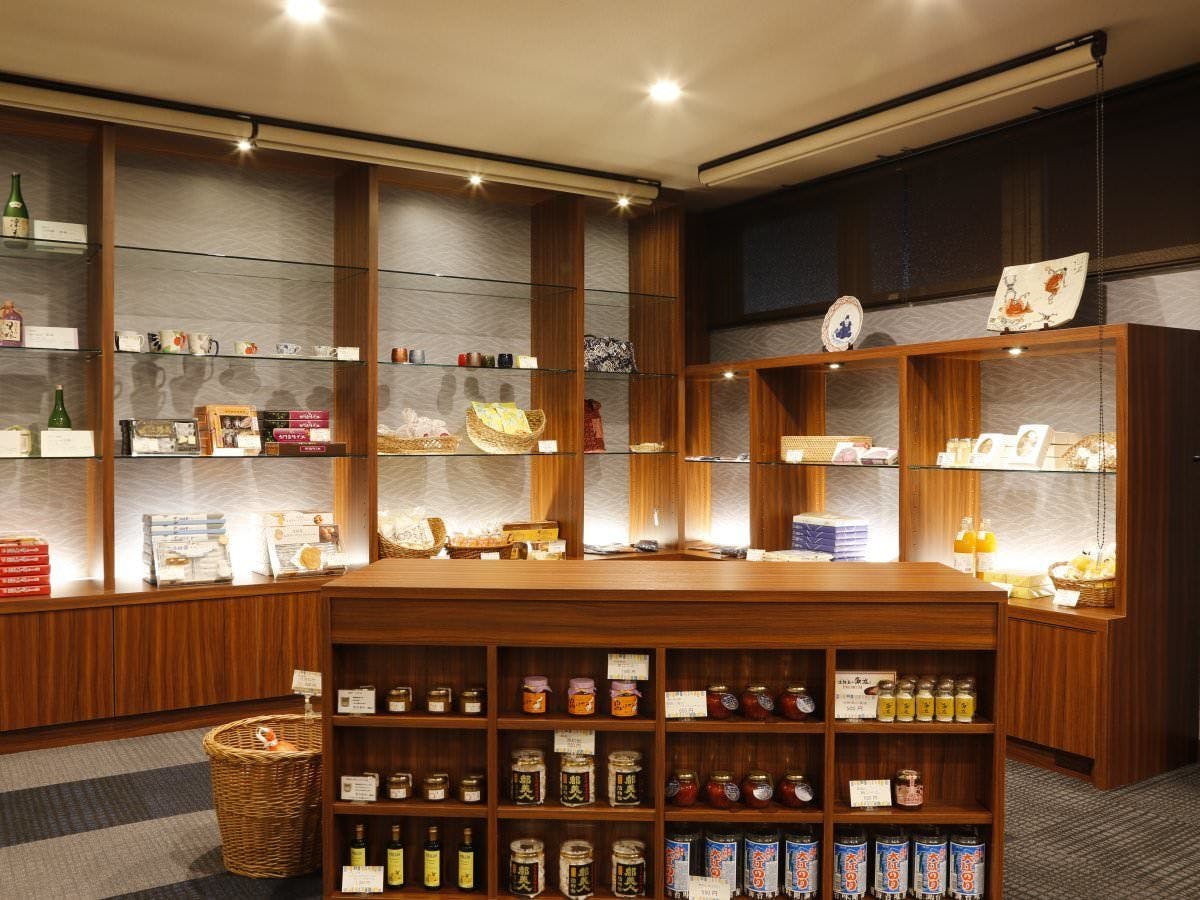 Bersama lobi, kedai juga diperbaharui!