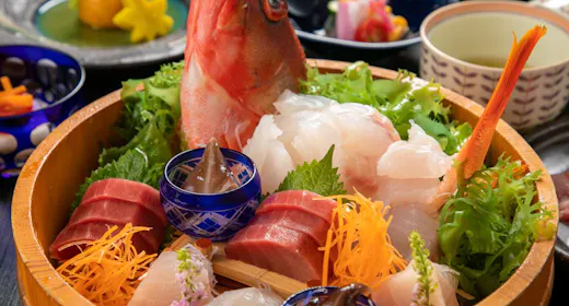 【個室食確約|グレードアップ】刺身増量↑地魚姿造りを堪能!貸切風呂無料|伊豆の海を味わう贅沢旅