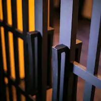 最多可容納9間的準包廂餐廳