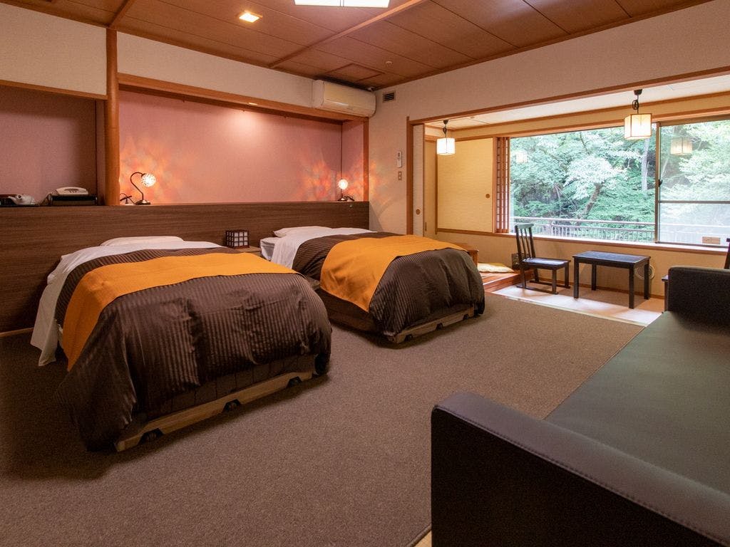 四万温泉　やまぐち館