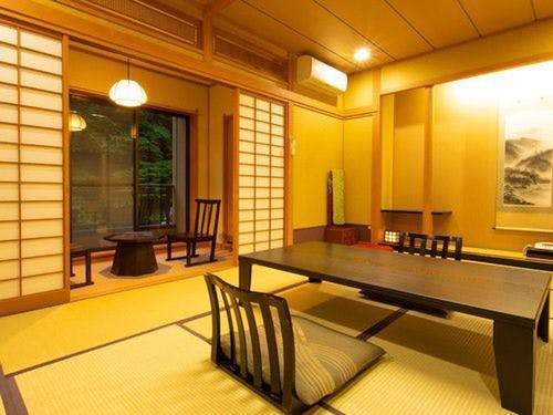 ■本館川側和室■